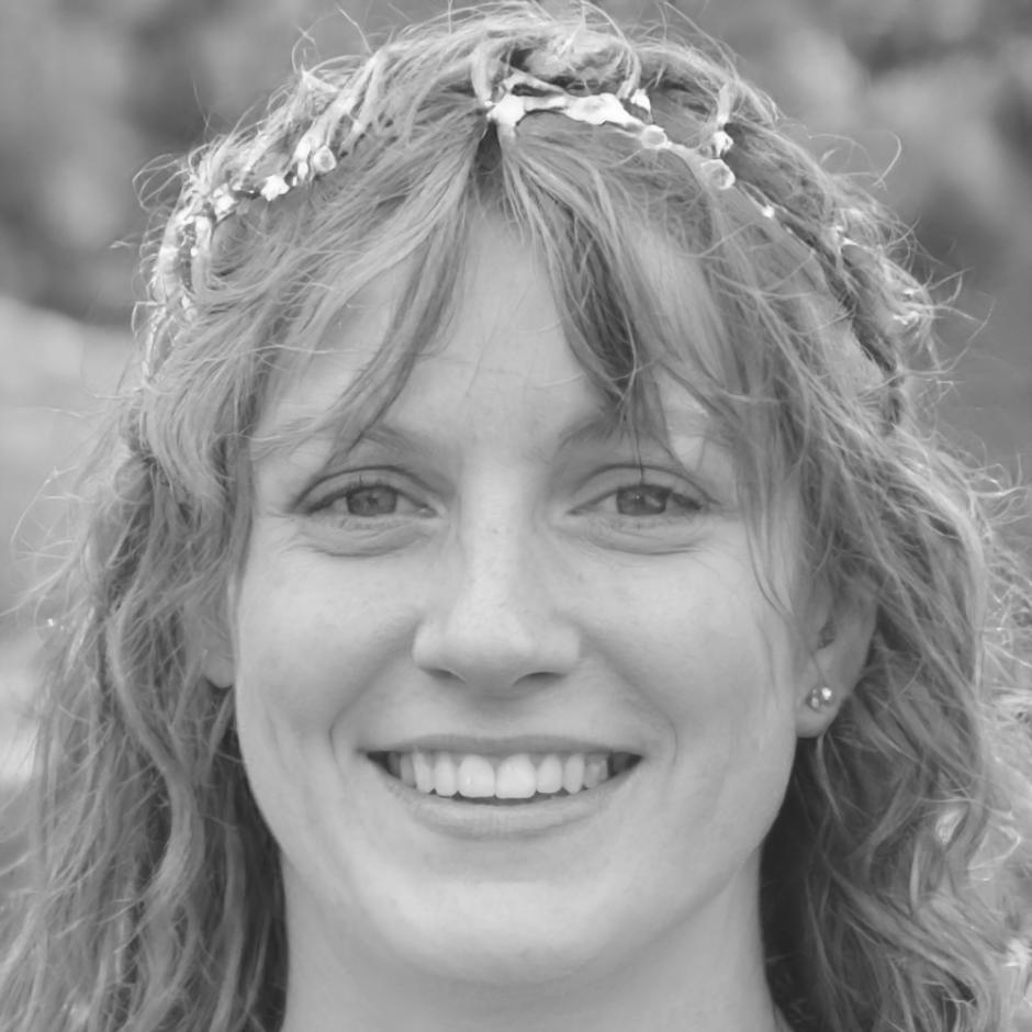 Evangeline Thornwick, lead seasonal market analyst and educator